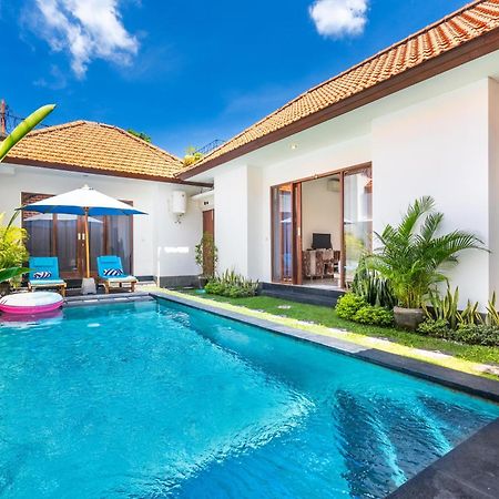 4-Bedroom Pool Villa Near Seminyak Center Exterior photo